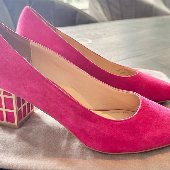 Brian Atwood Block Heel Suede Pump size 8.5 W - Picture 2 of 9